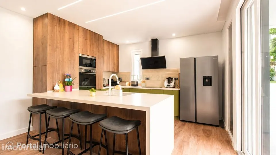 Moradia T3+1 na aroeira
