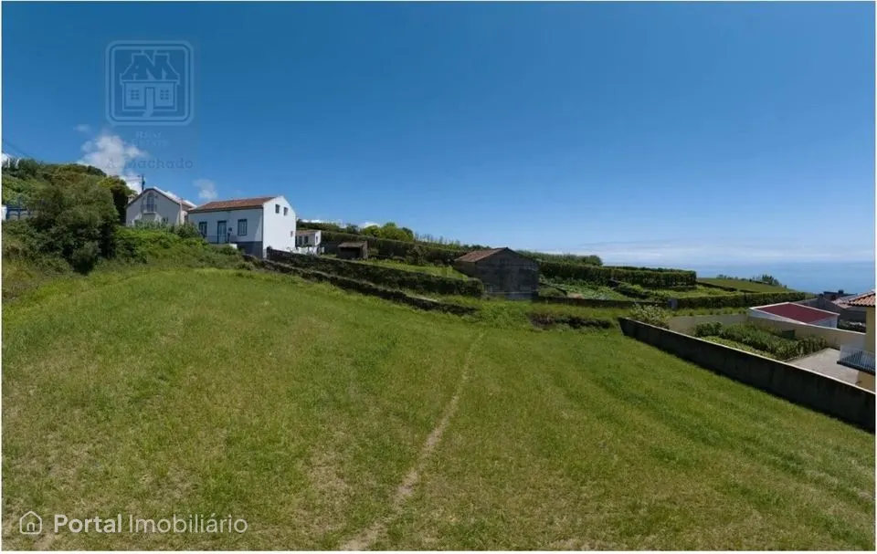 Terreno urbano com vista Mar e elevado potencial de desenvolvimento