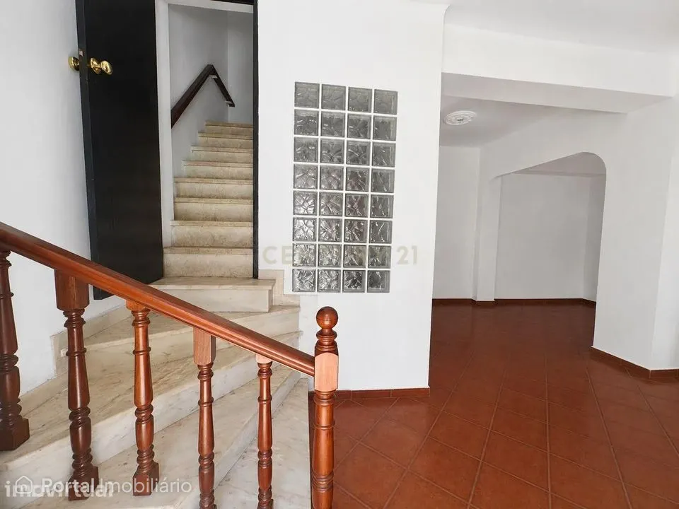 5-bedroom house for rent in Sacavém e Prior Velho