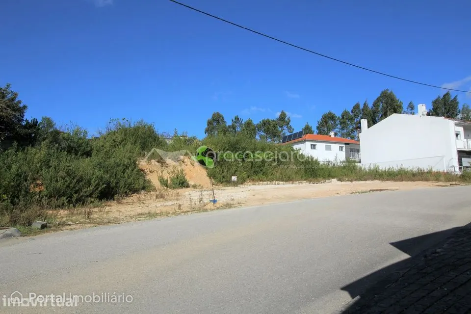 Lote de terreno com 1027 m2