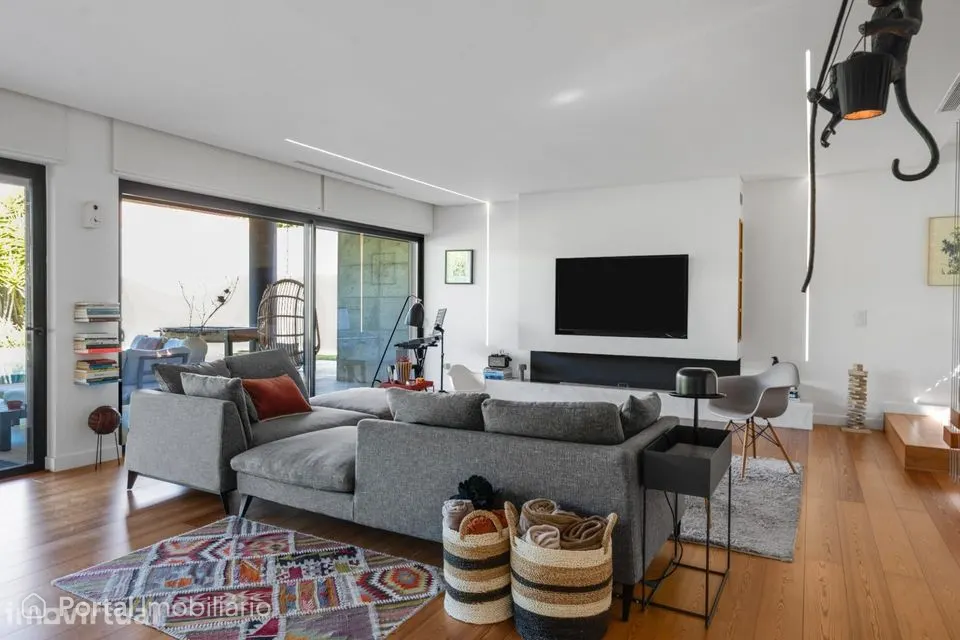 Moradia T5 Contemporânea com Piscina e Jardim | Birre, Cascais