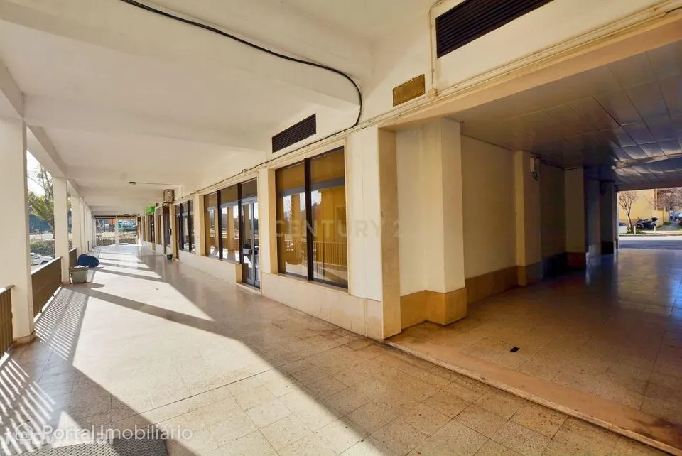Shop for sale in Sacavém e Prior Velho