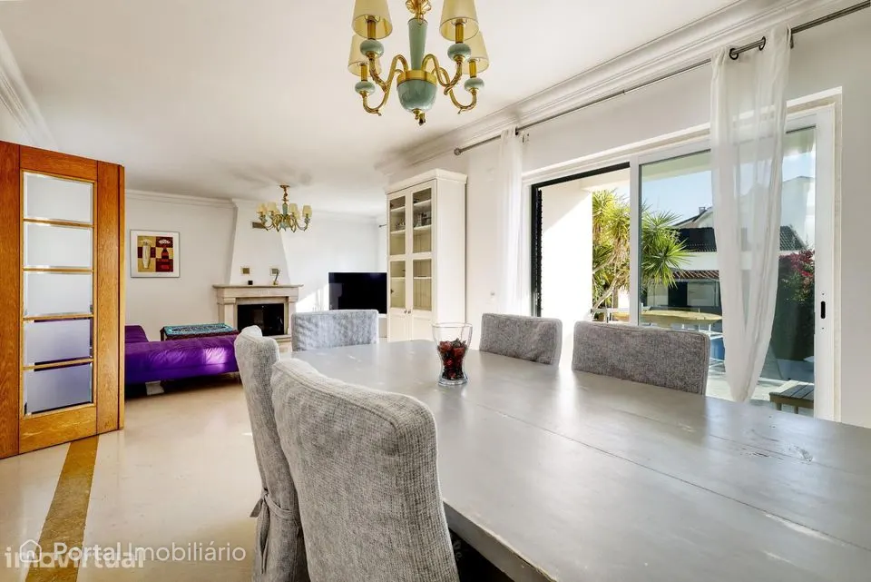 Moradia T4+1 com Piscina, Jardim e Três Pisos | Estoril