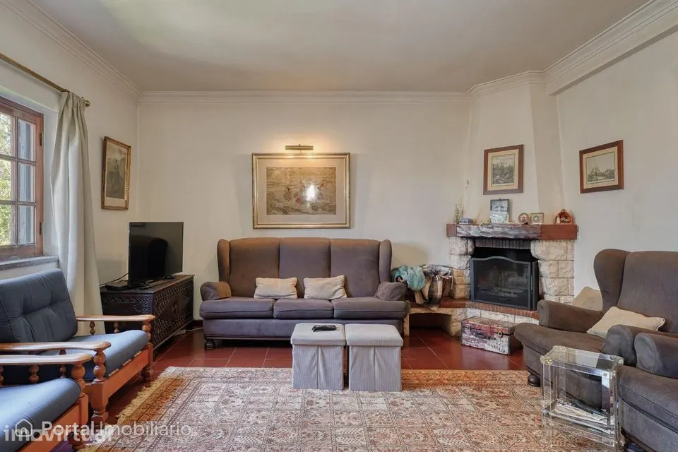 Moradia T4 em Nafarros, com vista sobre Sintra e jardim envolvente