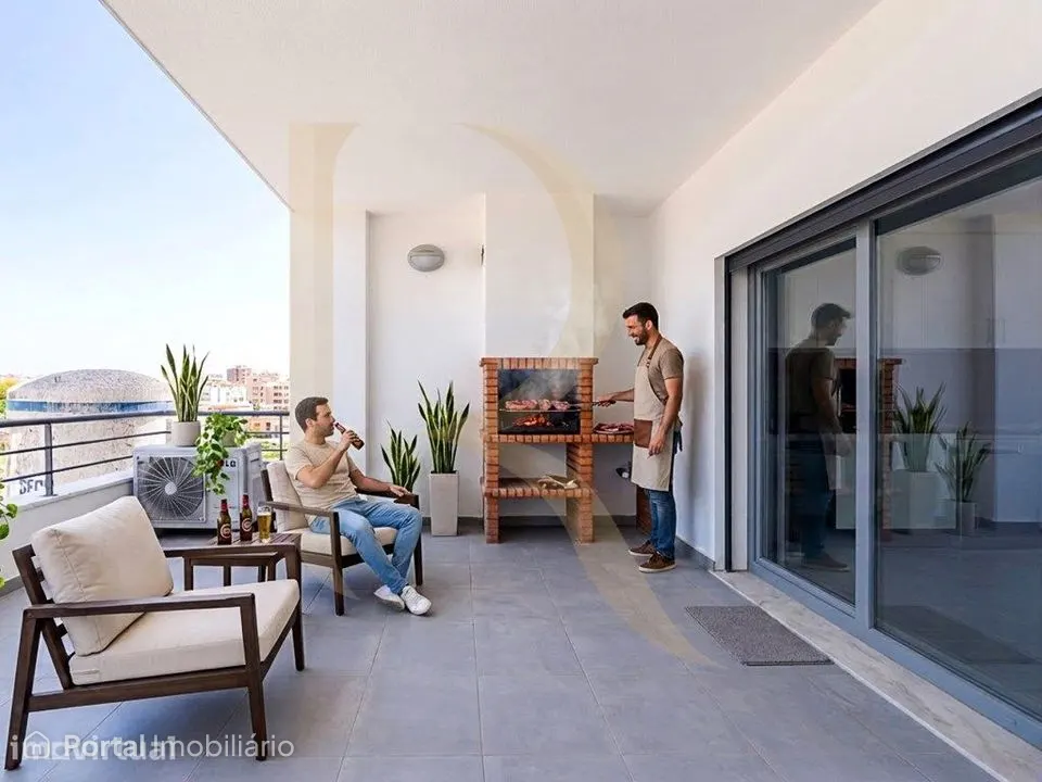 Apartamento T3 duplex com parqueamento e arrecadação em condomínio ...