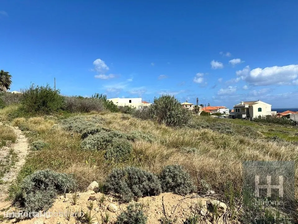 Lote de terreno com 1.323 m2 no Sítio da Lapeira | Ilha do Porto Santo