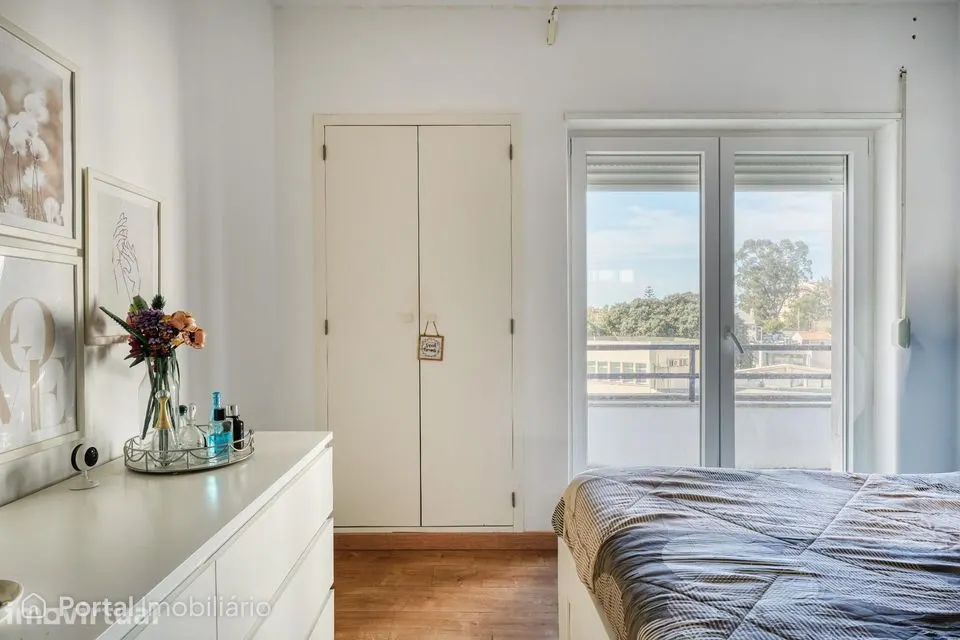 Duplex T4 com Terraço - Rio de Mouro
