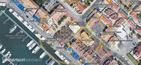 Loja com excelente localização, a escassos metros da marina de Vilamou