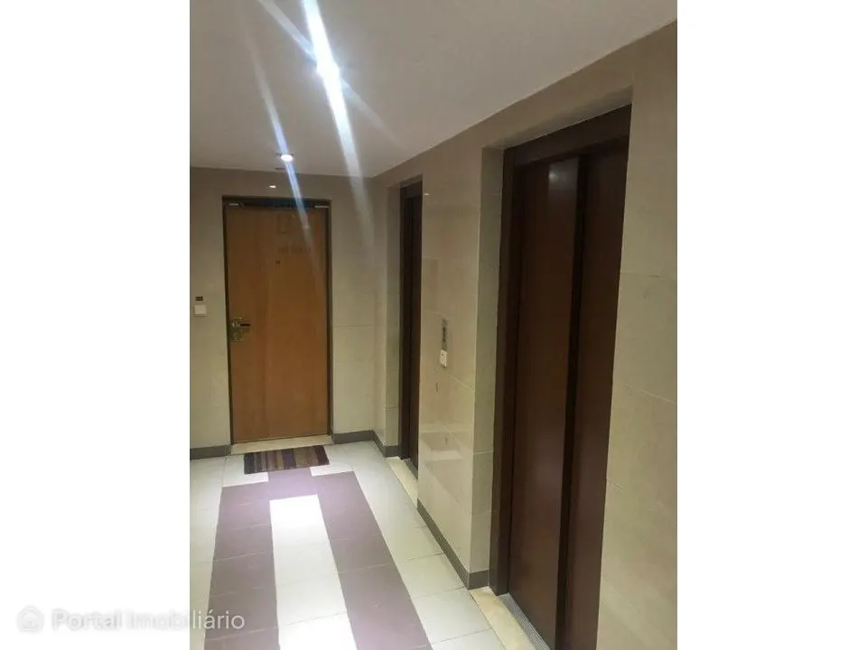 T1 mobilado com estacionamento para arrendamento em Telheiras