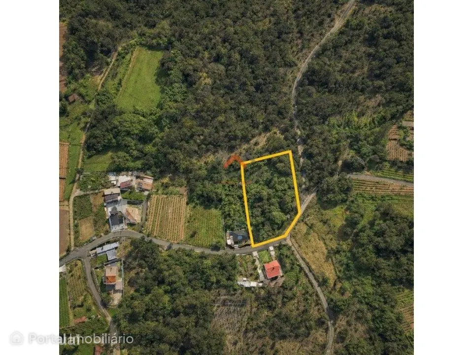 Terreno Urbanizável com 4.600m² em Zona Tranquila