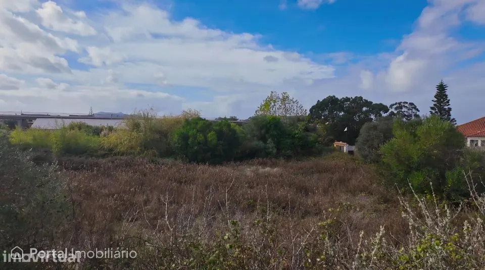 Terreno Urbanizável com 2.960 m2 e 880 m2 Edificáveis no Sabugo