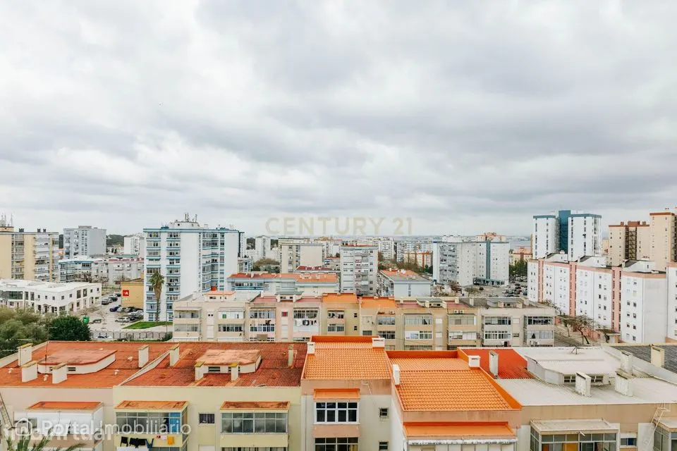 T3 Laranjeiro - vista Rio, Sol todo o dia, ideal para a sua Família!