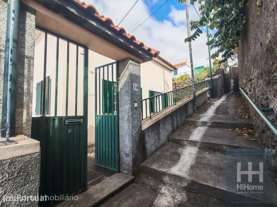 Moradia T3 sem acesso a carro, com anexo, 430 m2 de terreno e vista...