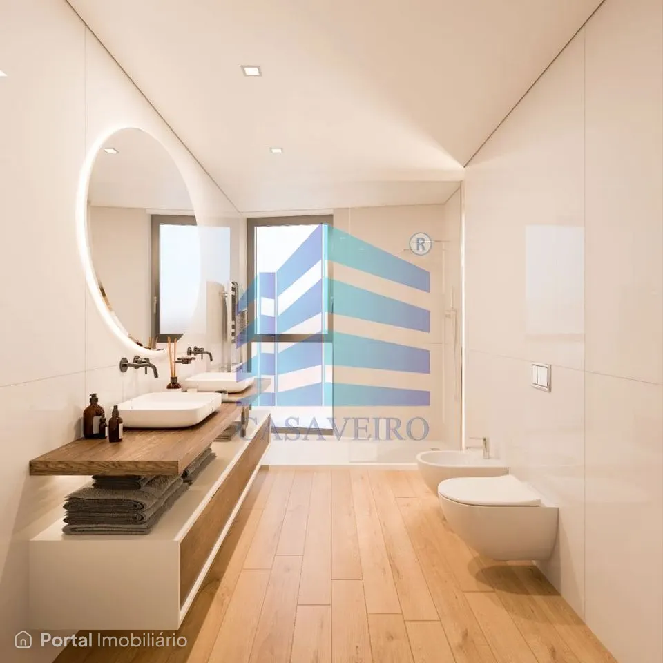Penthouse T3 com Terraço Panorâmico e Vistas Únicas sobre Arredores Aveiro