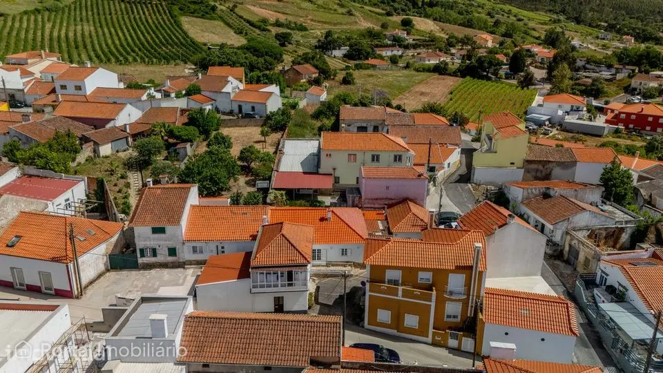 2-bedroom house for sale in Maxial e Monte Redondo