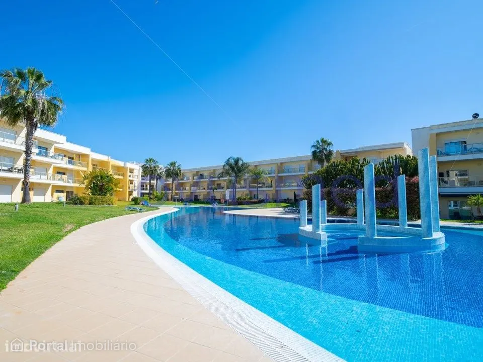Apartamento T2 com Piscina, Marina de Albufeira