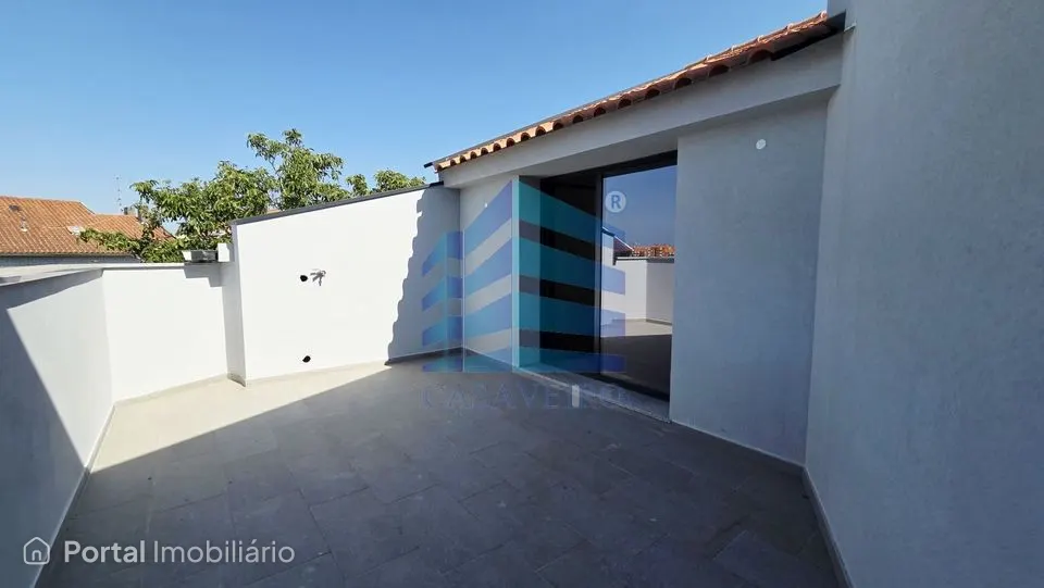 Apartamento T2 Duplex com terraço centro de Esgueira