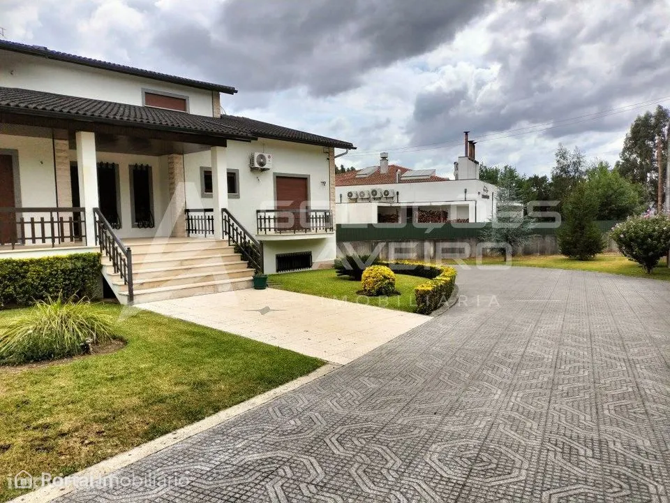 Moradia T4 com Piscina