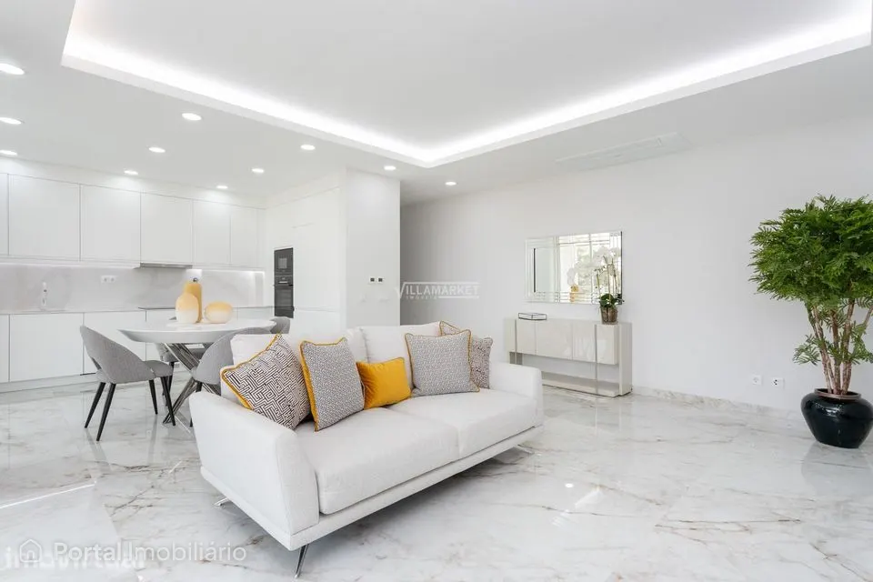 Último apartamento T2 novo com piscina na cobertura situado em Lagos