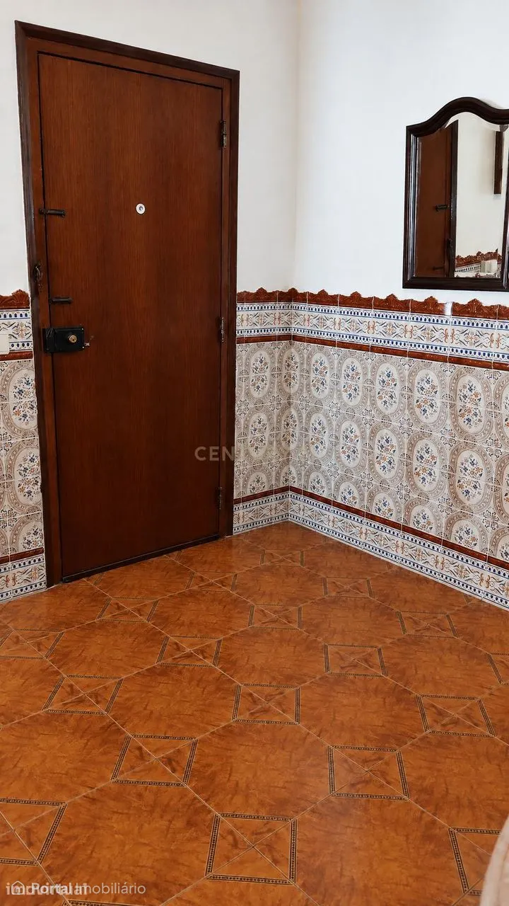Apartamento T2 em Alcochete com Luz Natural e Boa Localização