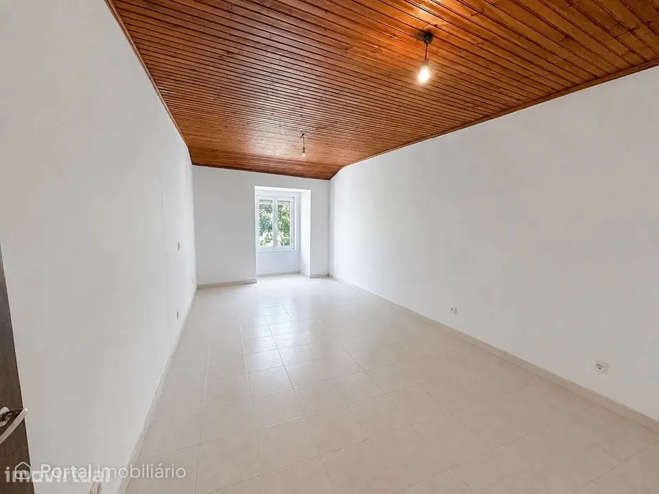 Duplex T1 em Alenquer, novo a estrear