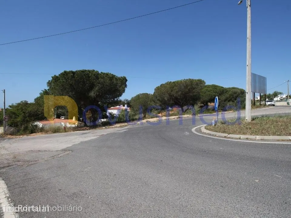 Lote terreno construção apartamentos, localizado Albufeira