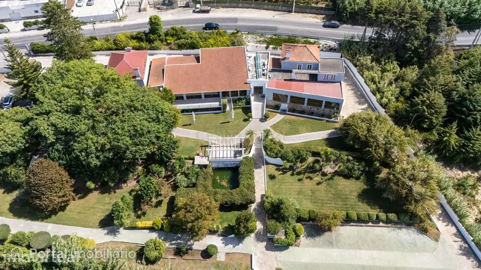 Quinta em Palmela 7.000 m2 de terreno. 1.600 m2 de construção e uma v