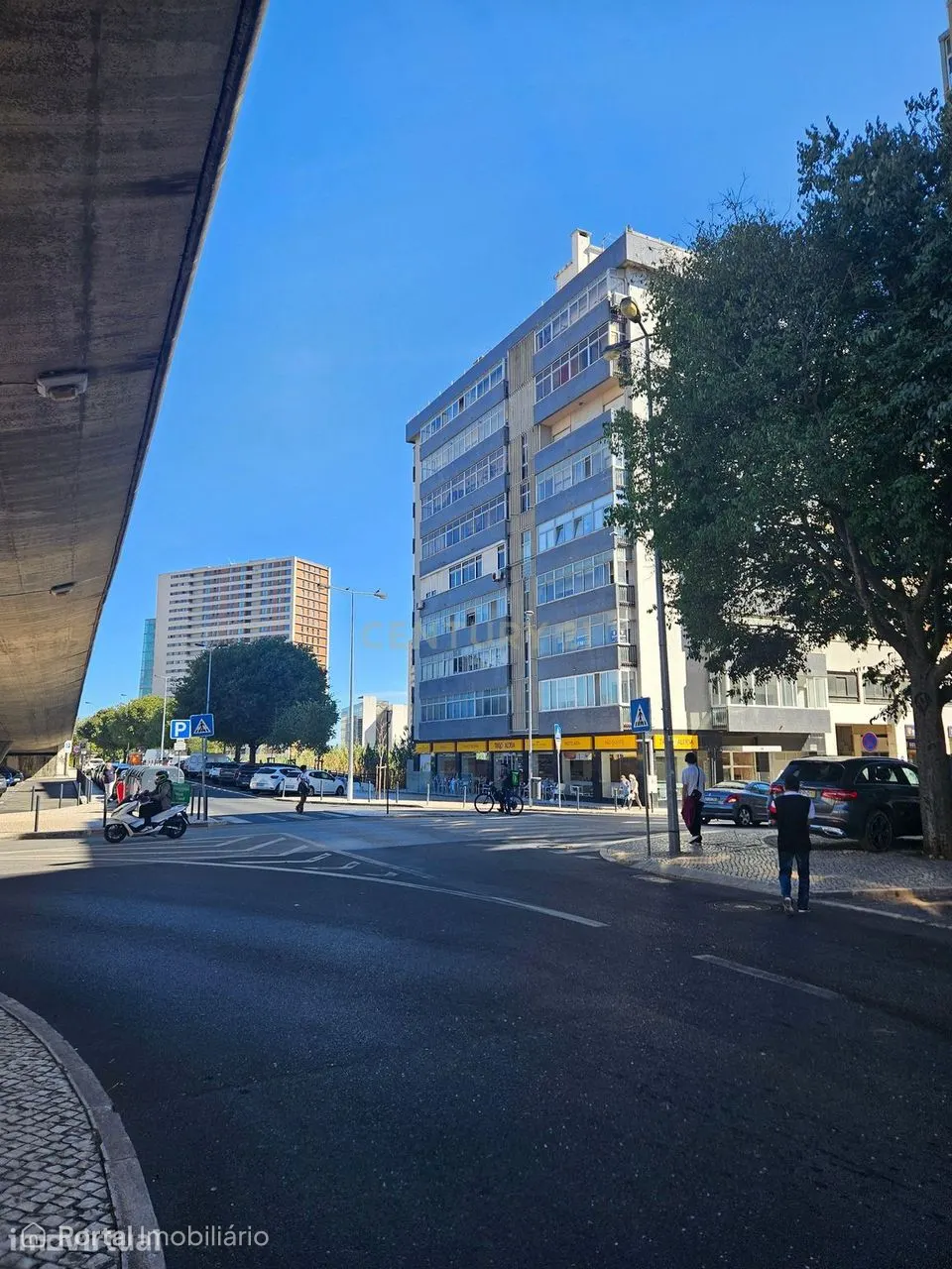 Loja Moderna em Moscavide, Loures