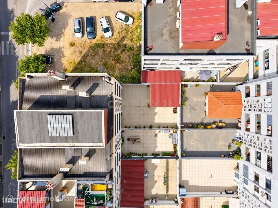 T2 R\C com 125m2 de logradouro Privativo