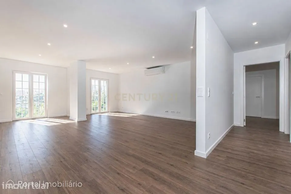 Apartamento T4 com terraço e vista desafogada, Neudel - Amadora
