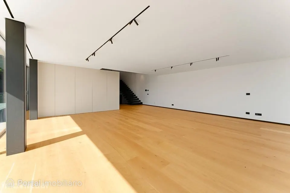 Moradia T5 Contemporânea com Piscina Privativa e Garagem |...