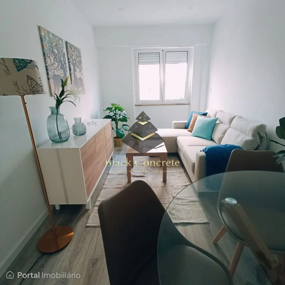 Entre num apartamento elegantemente renovado