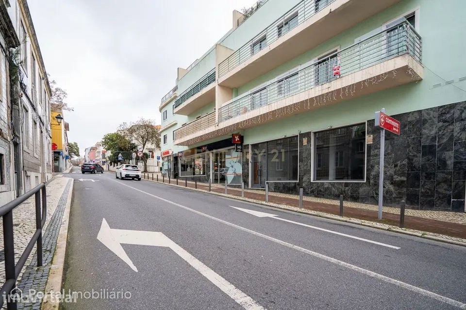 Loja Centro Histórico de Oeiras, com Parqueamento