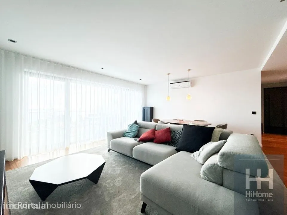 Apartamento T3 com piscina na Avenida do Infante, Funchal