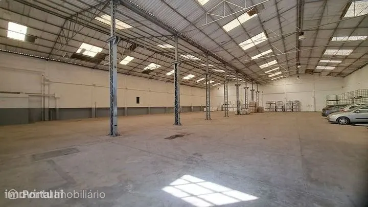 Warehouse for rent in Santa Maria, São Pedro e Matacães
