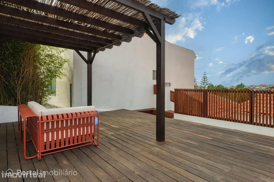Moradia térrea T3+1 renovada em Mafra, com garagem, escritório...