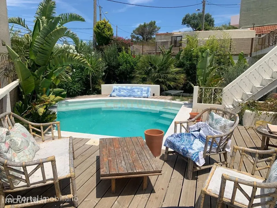 Moradia Independente T5 naTrafaria| Totalmente Remodelada | Piscina