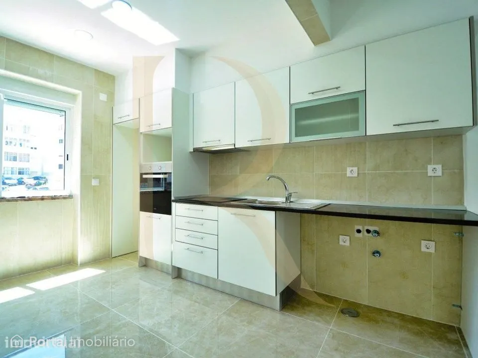 Apartamento T2 Totalmente remodelado em Almada