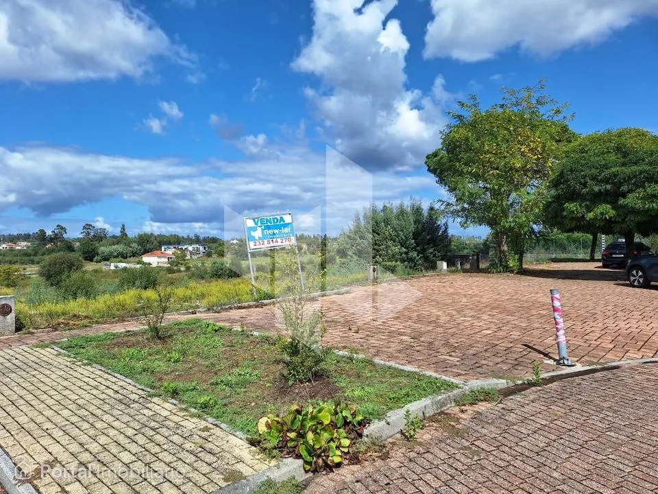 Lote de Terreno Venda em Molelos,Tondela