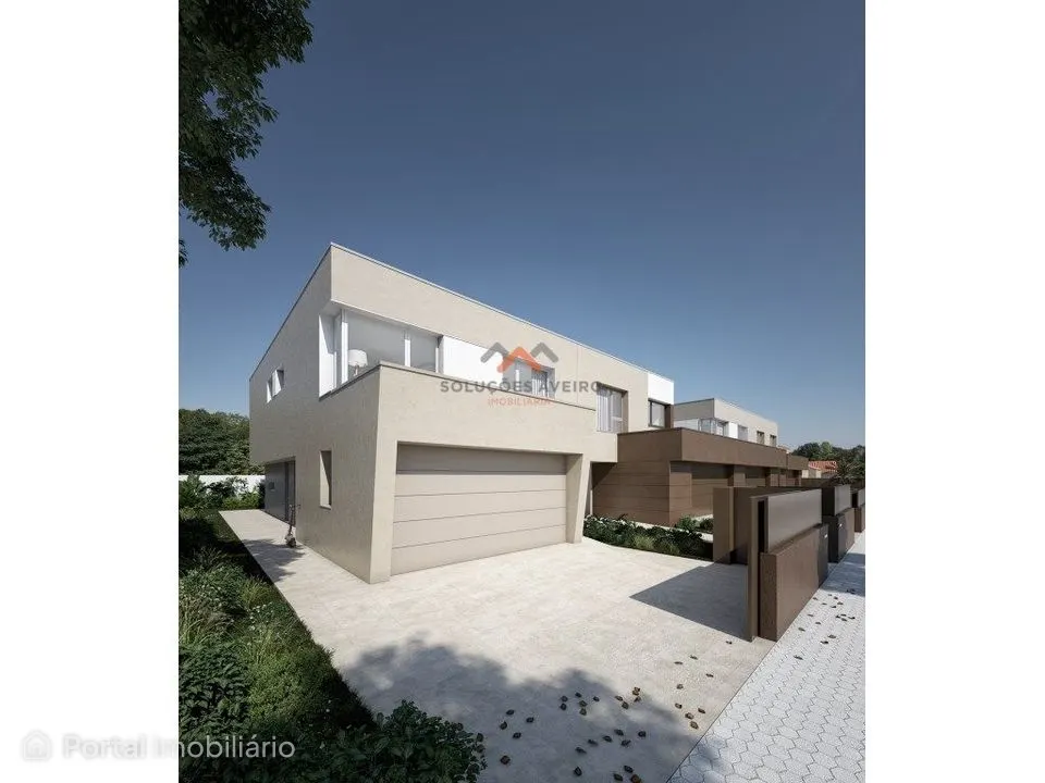 Moradias T4 + Piscina