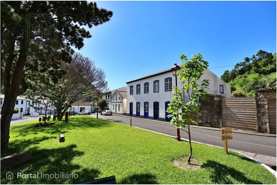 Moradia T7 à venda em Povoação