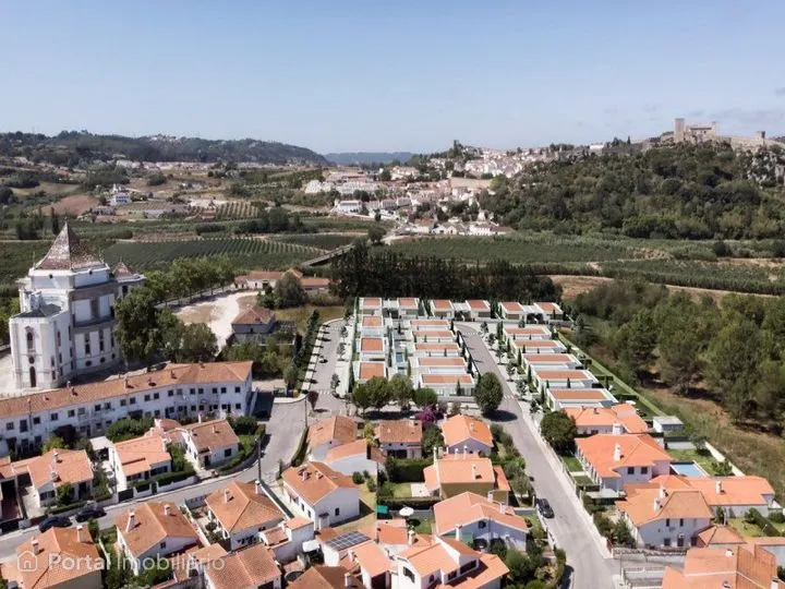 Moradia T3 nova com piscina