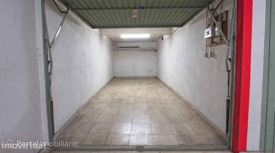 Garagem fechada com 21 m2