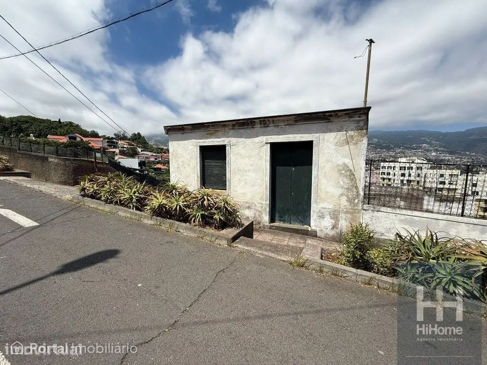Moradia para reabilitação em São Martinho, Funchal