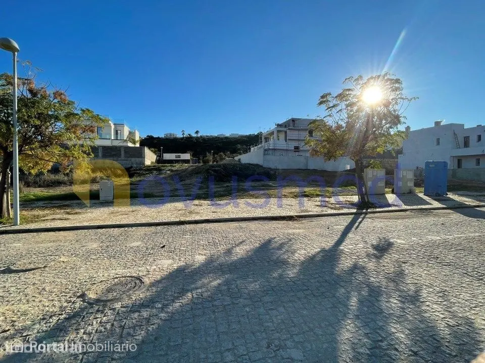 Lote de terreno com projeto aprovado para Moradia de Luxo na Marina...