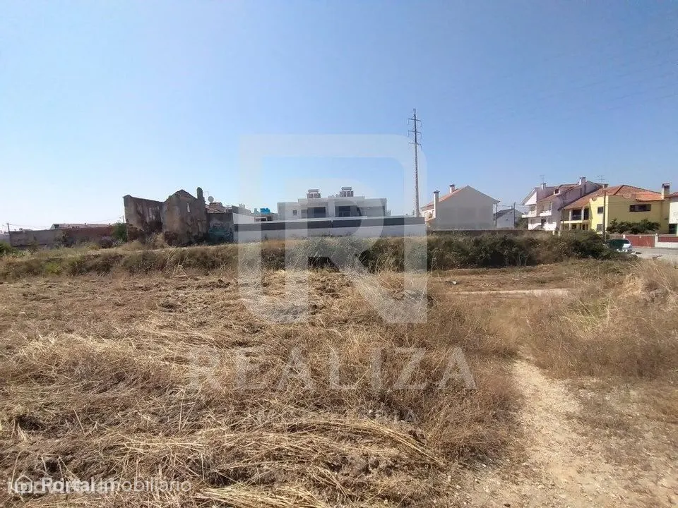 Terreno em Foros de Amora