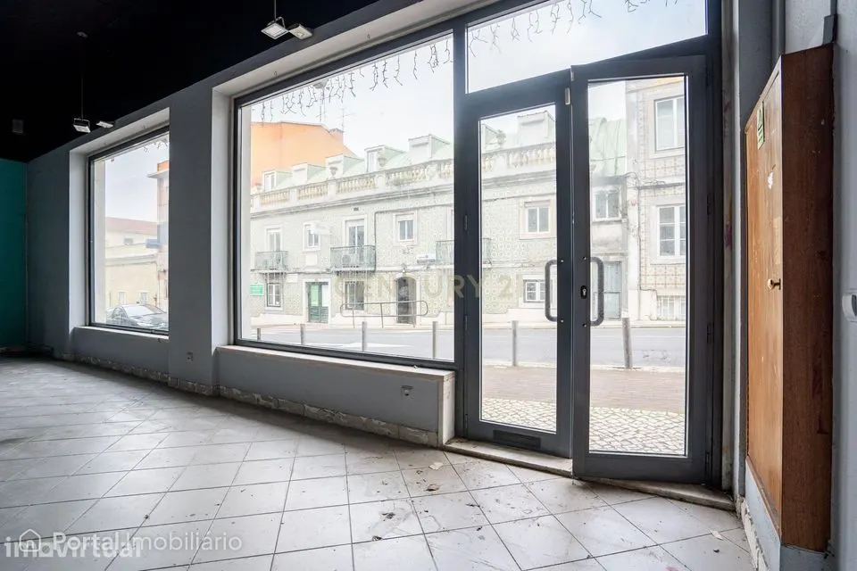 Loja Centro Histórico de Oeiras, com Parqueamento