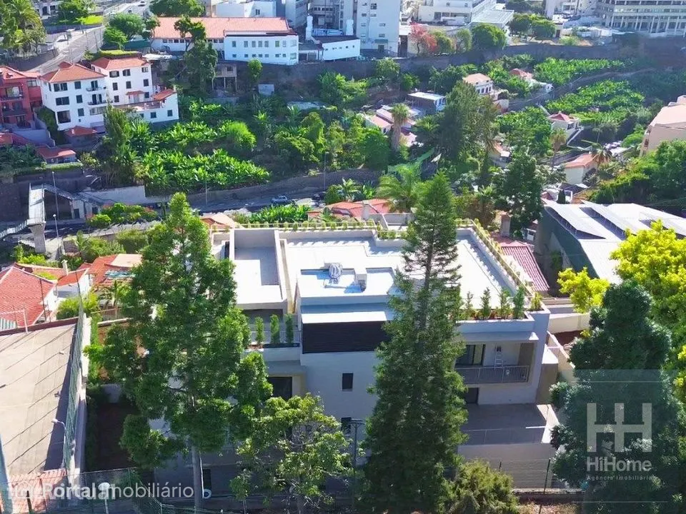 Apartamento T2 junto aos Barreiros em São Martinho