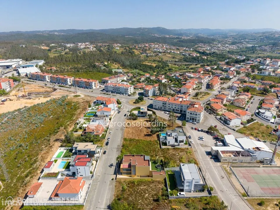 Lote de Terreno – Casal dos Matos