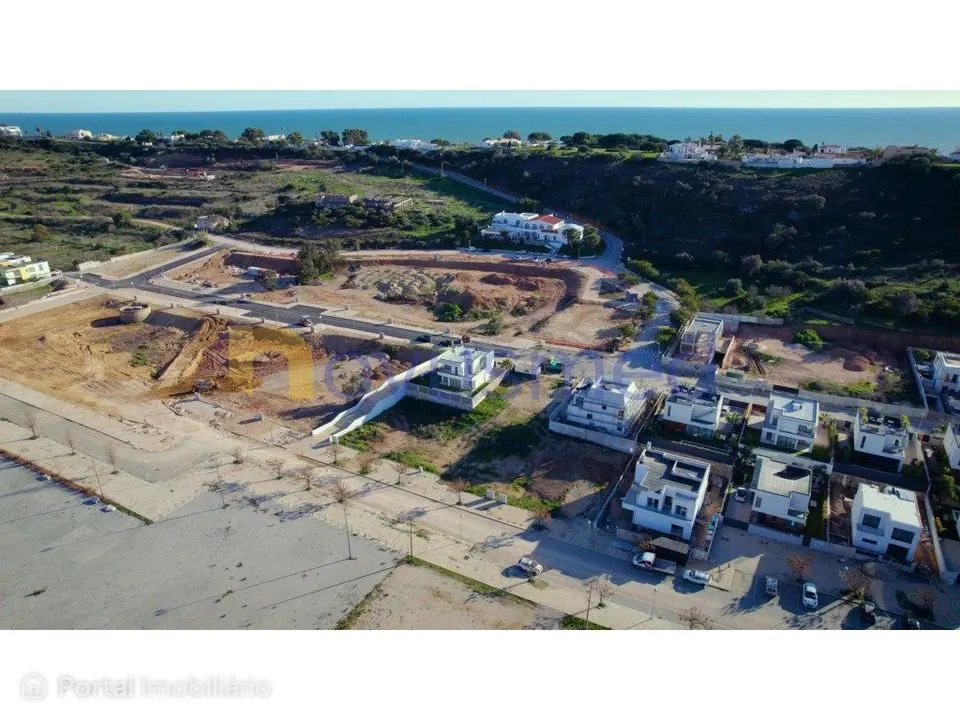 Lote de terreno com projeto aprovado para Moradia de Luxo na Marina...